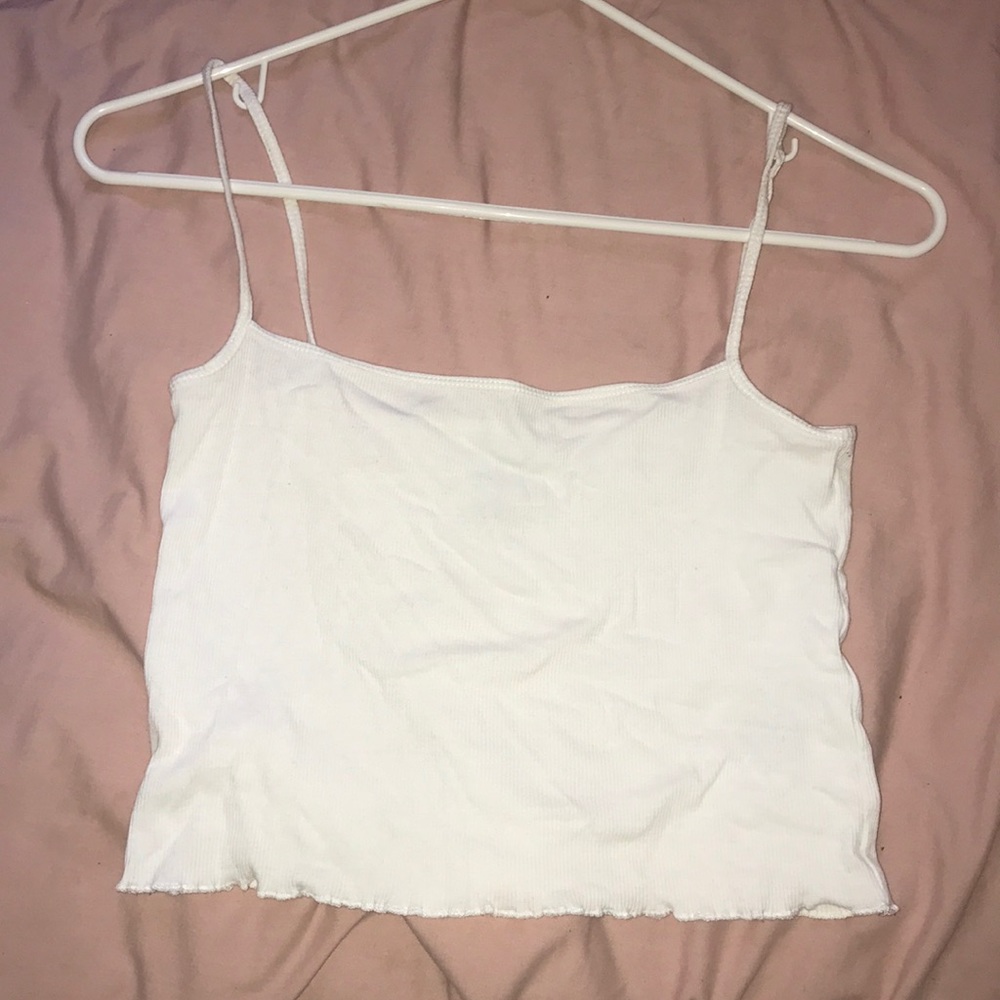 white lettuce hem crop top (h&m)